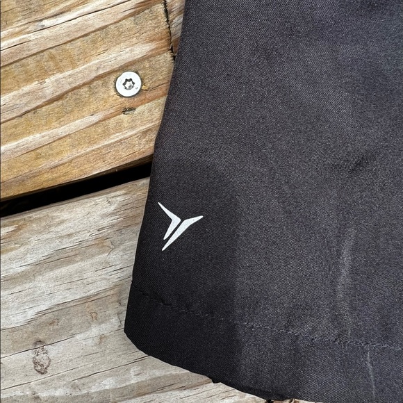 OLD NAVY ACTIVE BLACK SHORTS SIZE L (10-12) - Picture 4 of 5